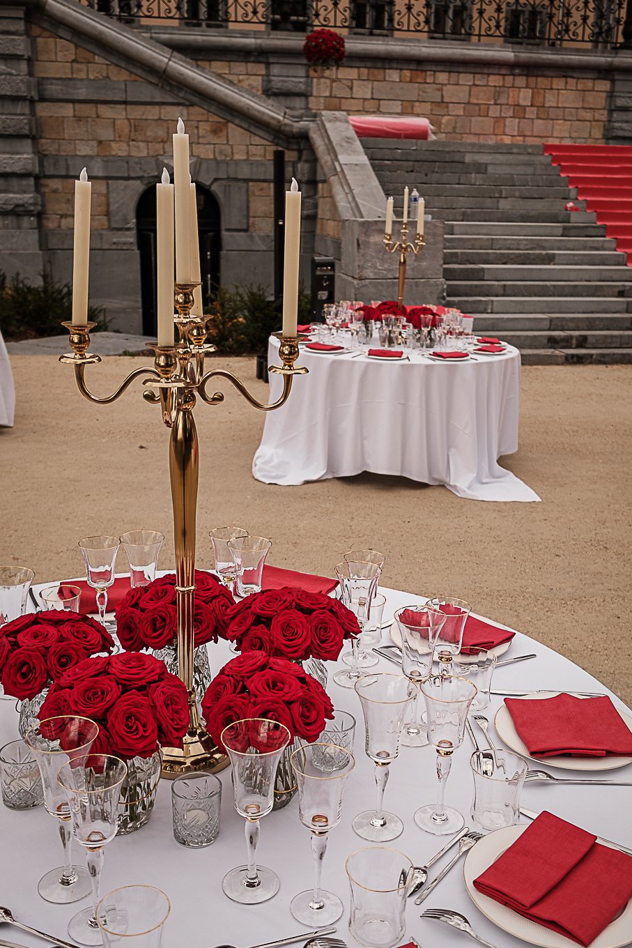 Décor de mariage au Château de Mirwart par Fleurs d’O